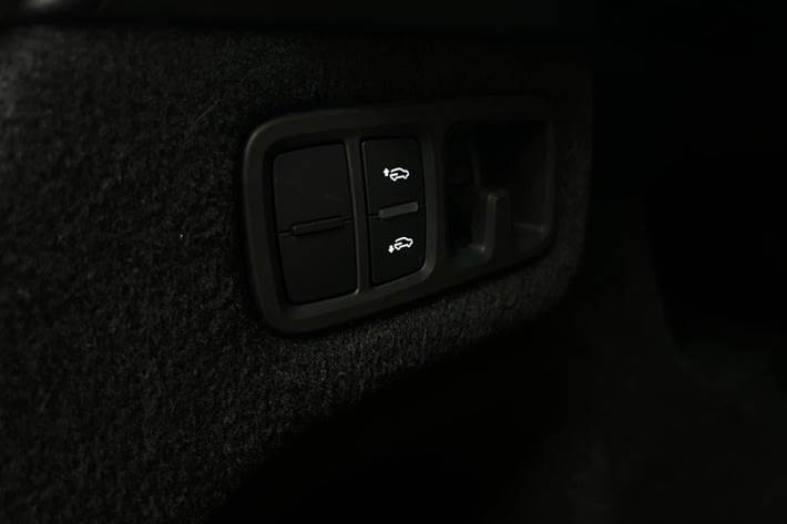Hvid Lamborghini Urus fra 2021