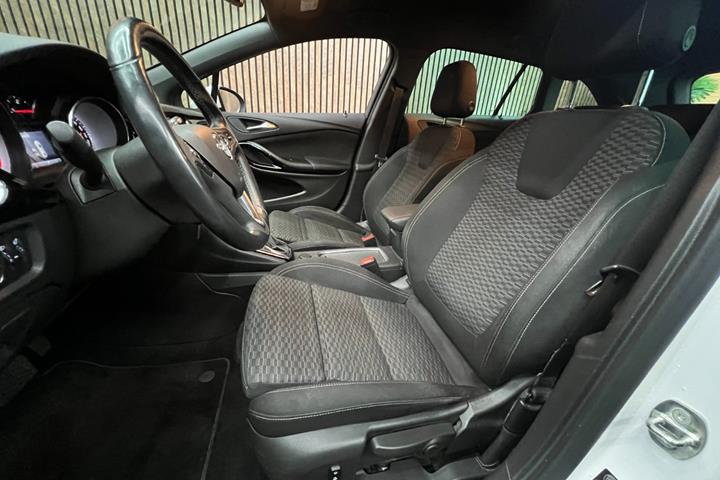 undefined Opel Astra fra 2018