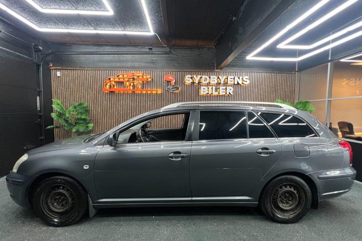 undefined Toyota Avensis fra 2005