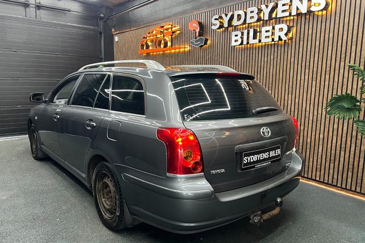 undefined Toyota Avensis fra 2005