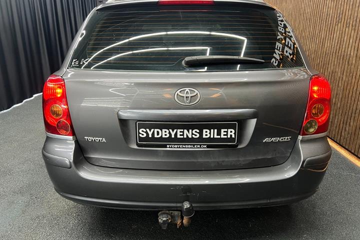 undefined Toyota Avensis fra 2005