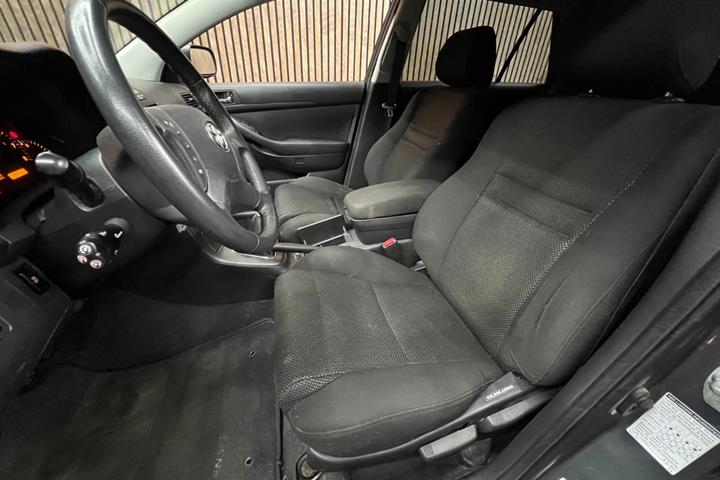 undefined Toyota Avensis fra 2005