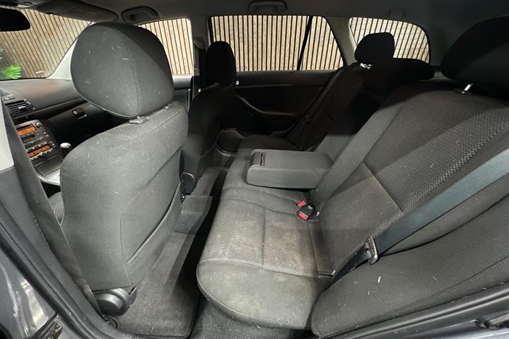 undefined Toyota Avensis fra 2005