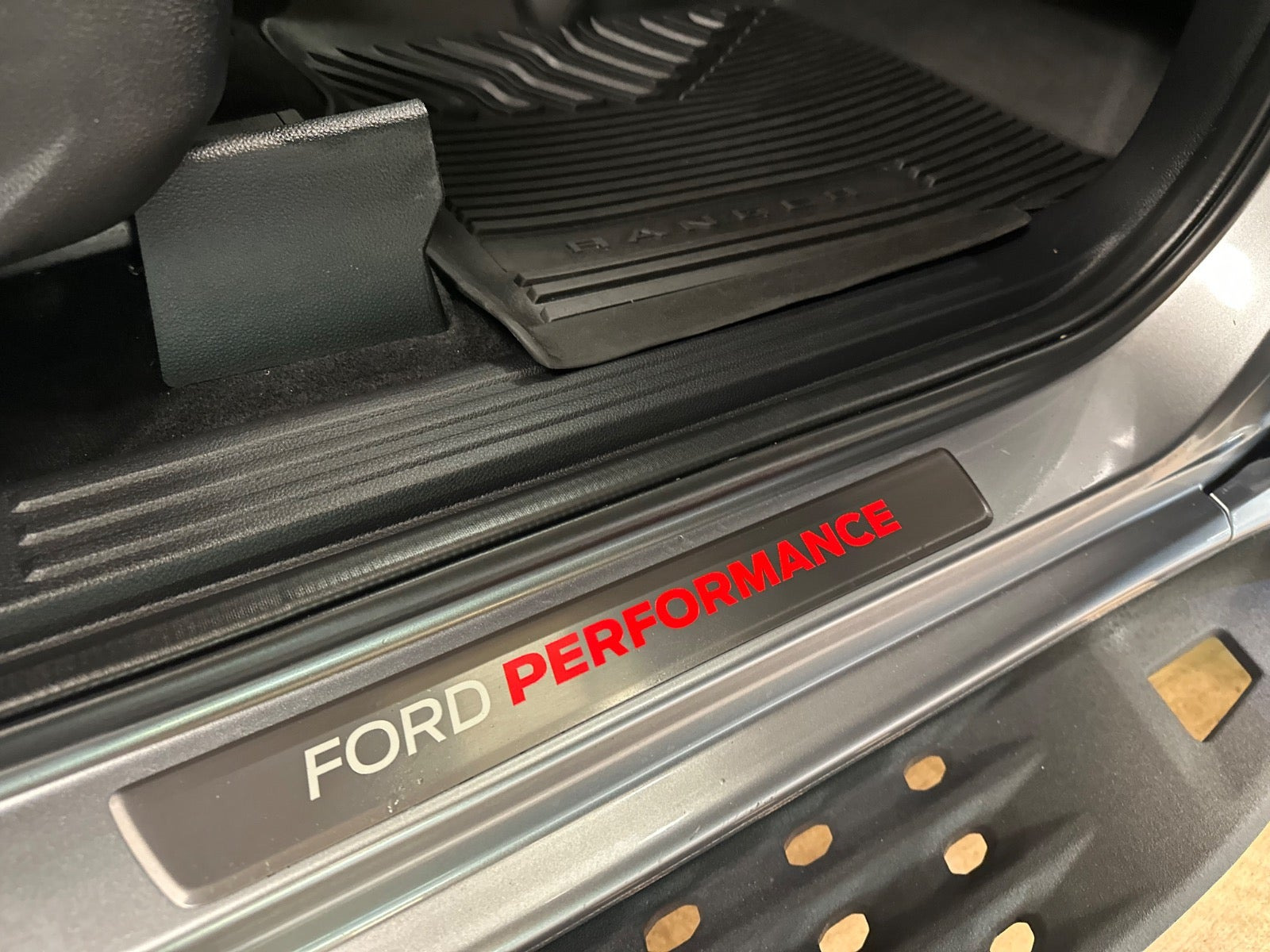 Sølv Ford Ranger Raptor fra 2024