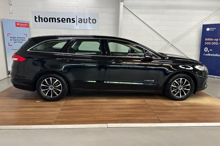 Sort Ford Mondeo fra 2020