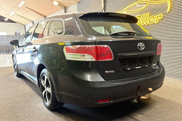 undefined Toyota Avensis fra 2009