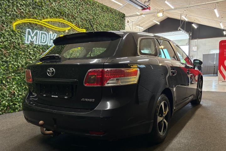 undefined Toyota Avensis fra 2009