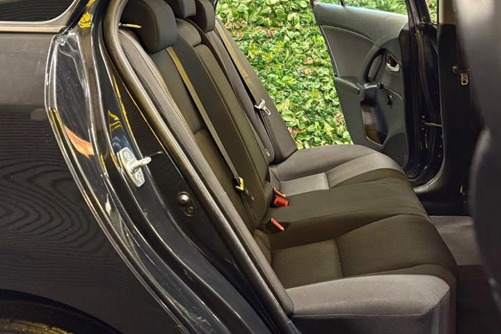 undefined Toyota Avensis fra 2009