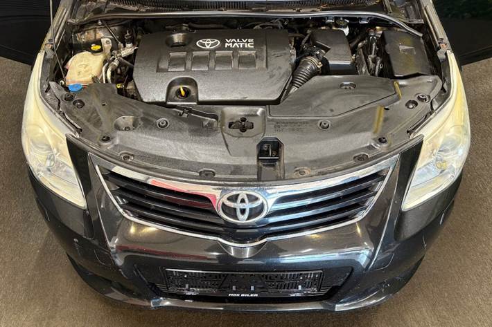 undefined Toyota Avensis fra 2009
