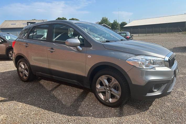 Grå Suzuki S-Cross fra 2018