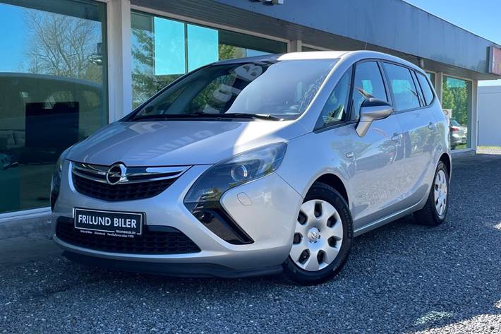 undefined Opel Zafira Tourer fra 2014