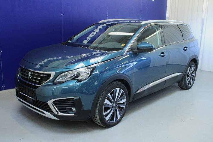 Grøn Peugeot 5008 fra 2019
