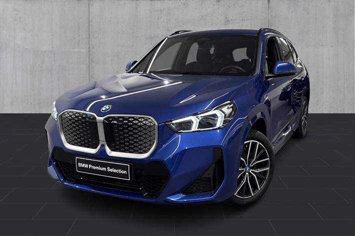 Blå BMW iX1 fra 2025