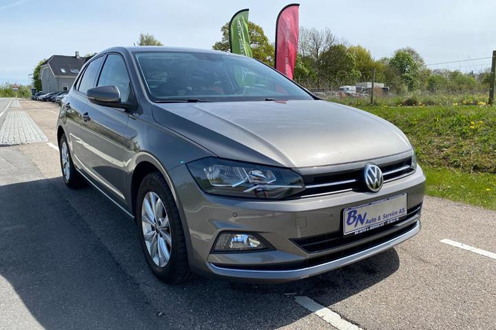 Grå VW Polo fra 2020 set udefra