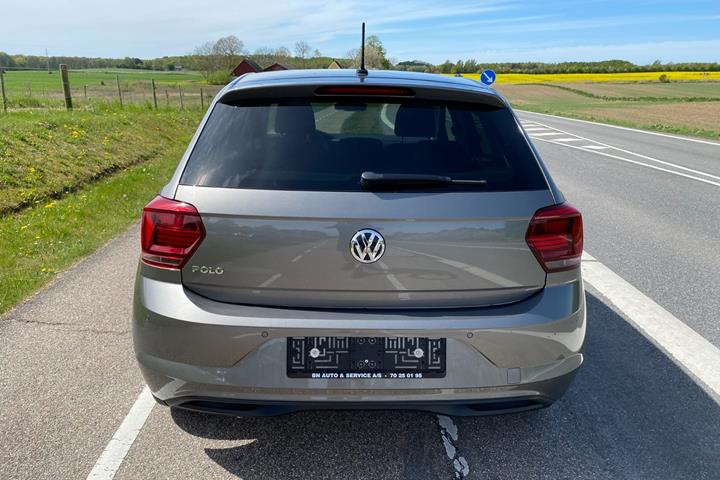 Grå VW Polo fra 2020