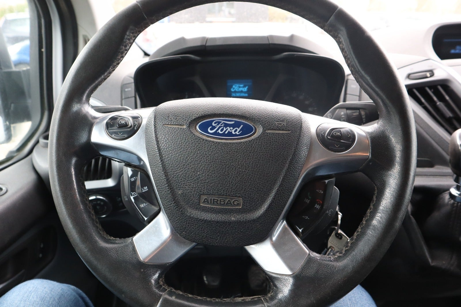 Hvid Ford Transit Custom 330 L2 fra 2013