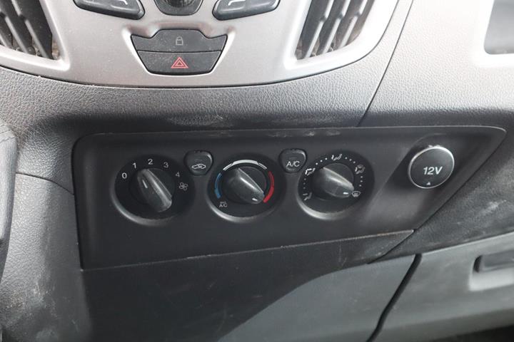 Hvid Ford Transit Custom 330 L2 fra 2013