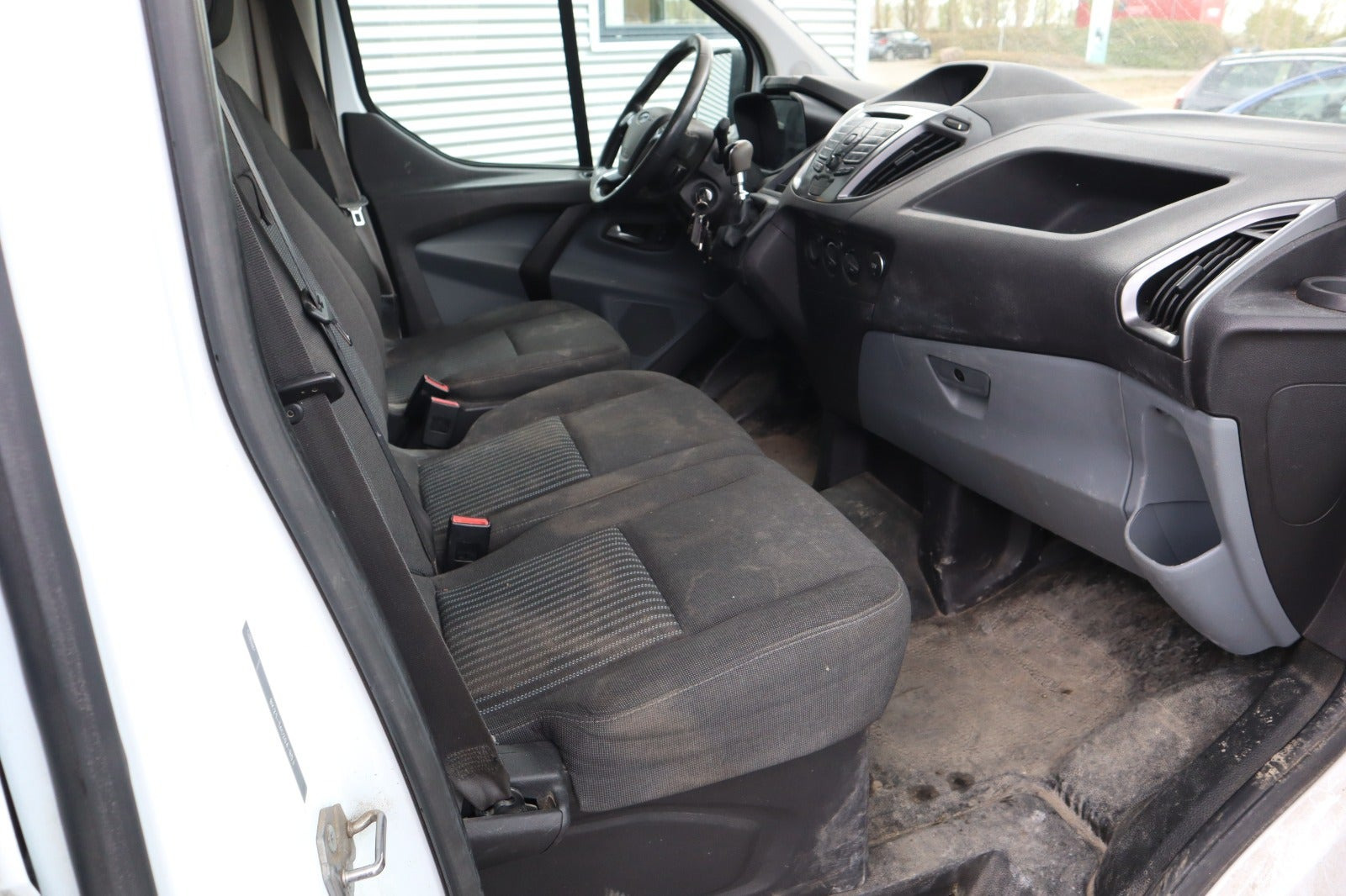 Hvid Ford Transit Custom 330 L2 fra 2013
