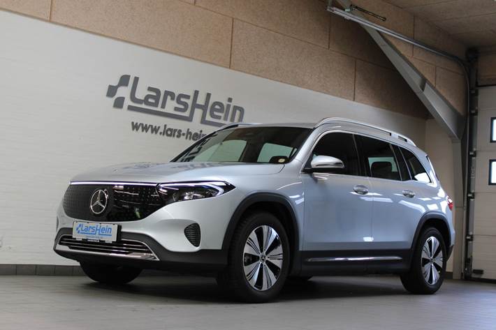 Sølv Mercedes EQB250+ fra 2024