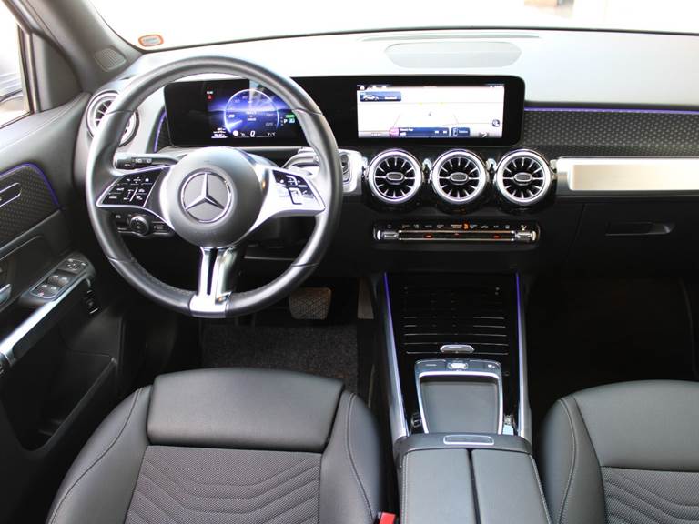Mercedes EQB250+
