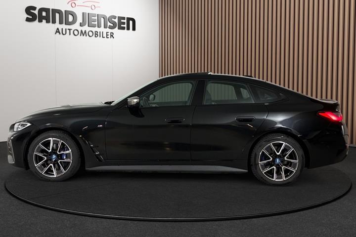 Sort BMW i4 fra 2023