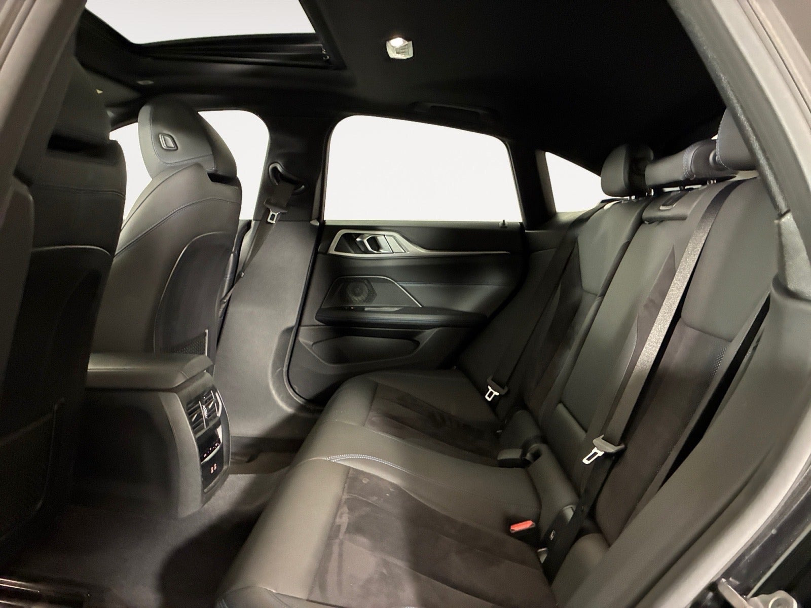 Sort BMW i4 fra 2023