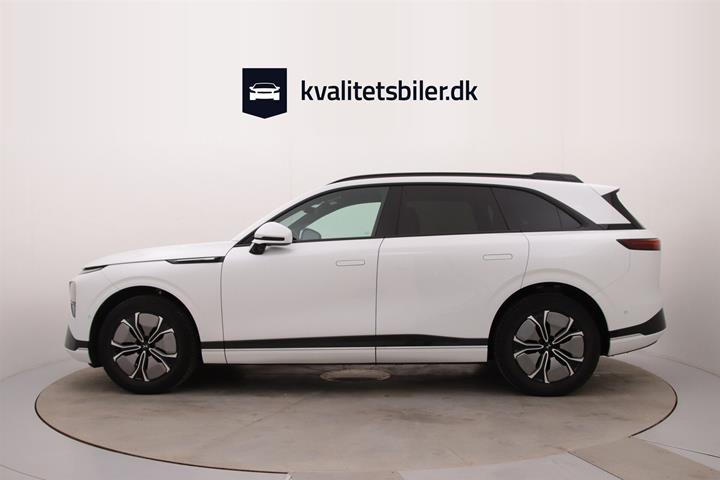 Hvid Xpeng G9 fra 2024