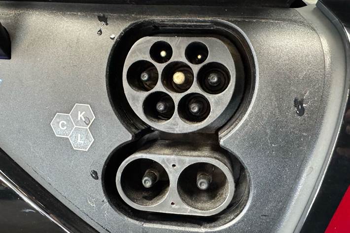 Sort Tesla Model Y fra 2023