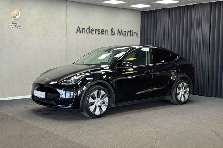 Hvid Tesla Model Y fra 2022