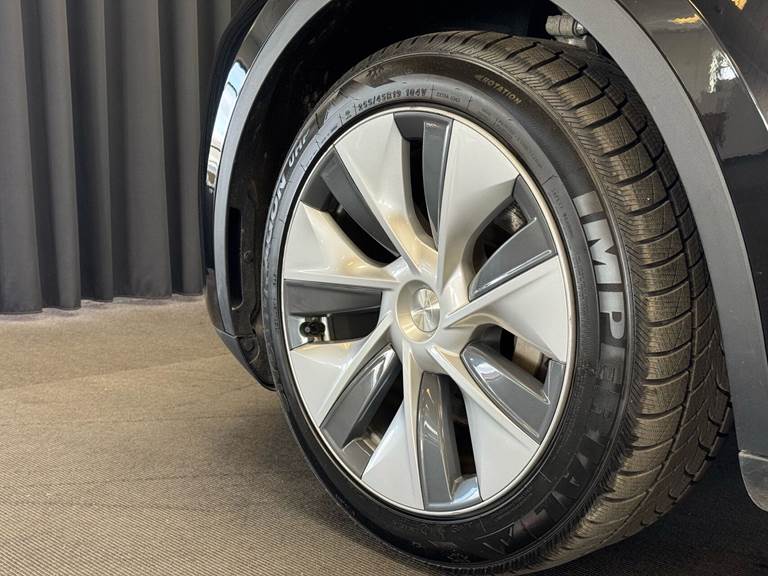Tesla Model Y EL RWD 299HK 5d Aut.