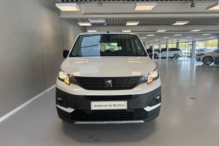 Hvid Peugeot e-Rifter fra 2025