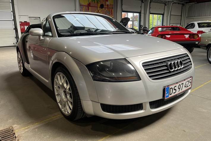 Sølv Audi TT fra 1999