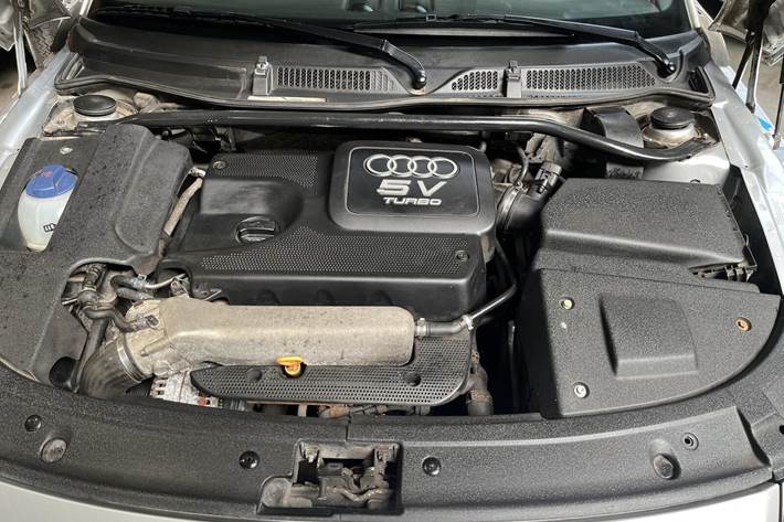 Sølv Audi TT fra 1999