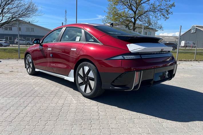 Rød Hyundai Ioniq 6 fra 2026
