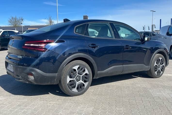 Blå Citroën ë-C4 X fra 2025