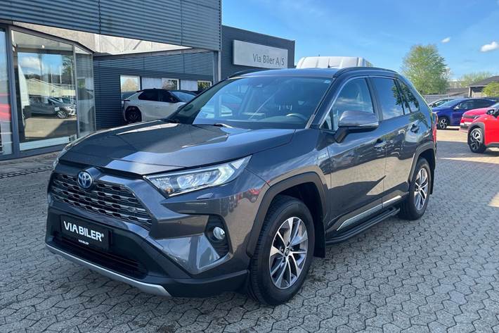 Grå Toyota RAV4 fra 2019