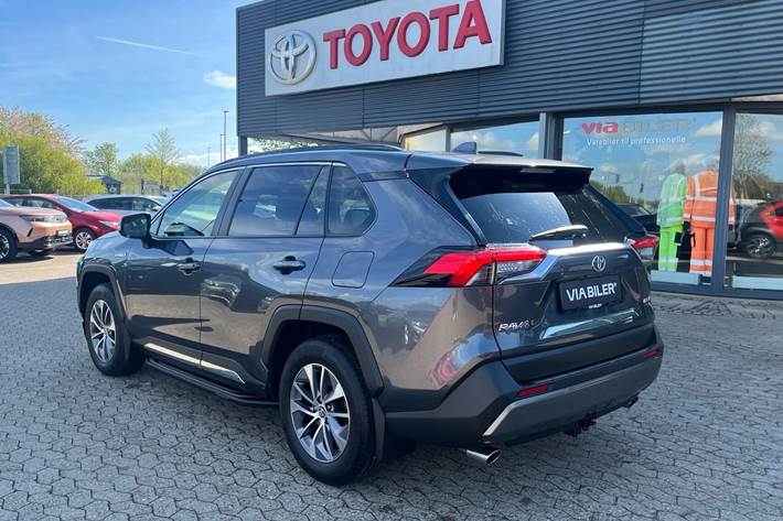 Grå Toyota RAV4 fra 2019