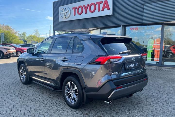 Grå Toyota RAV4 fra 2019