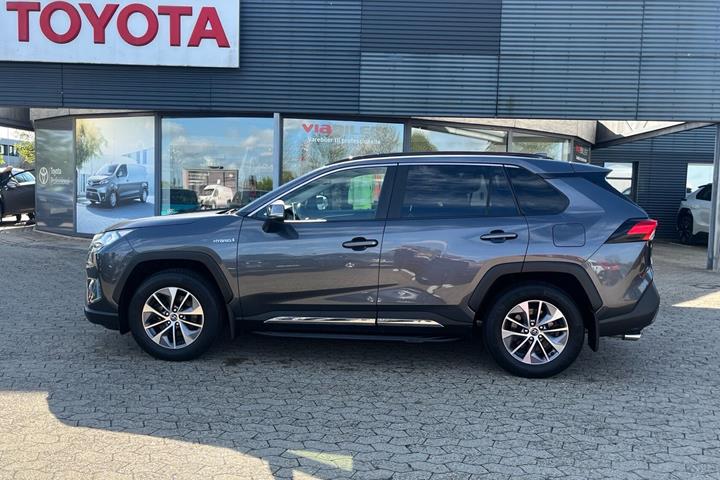 Grå Toyota RAV4 fra 2019