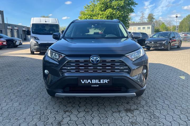 Grå Toyota RAV4 fra 2019