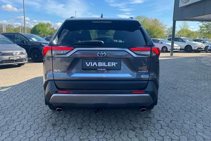 Grå Toyota RAV4 fra 2019