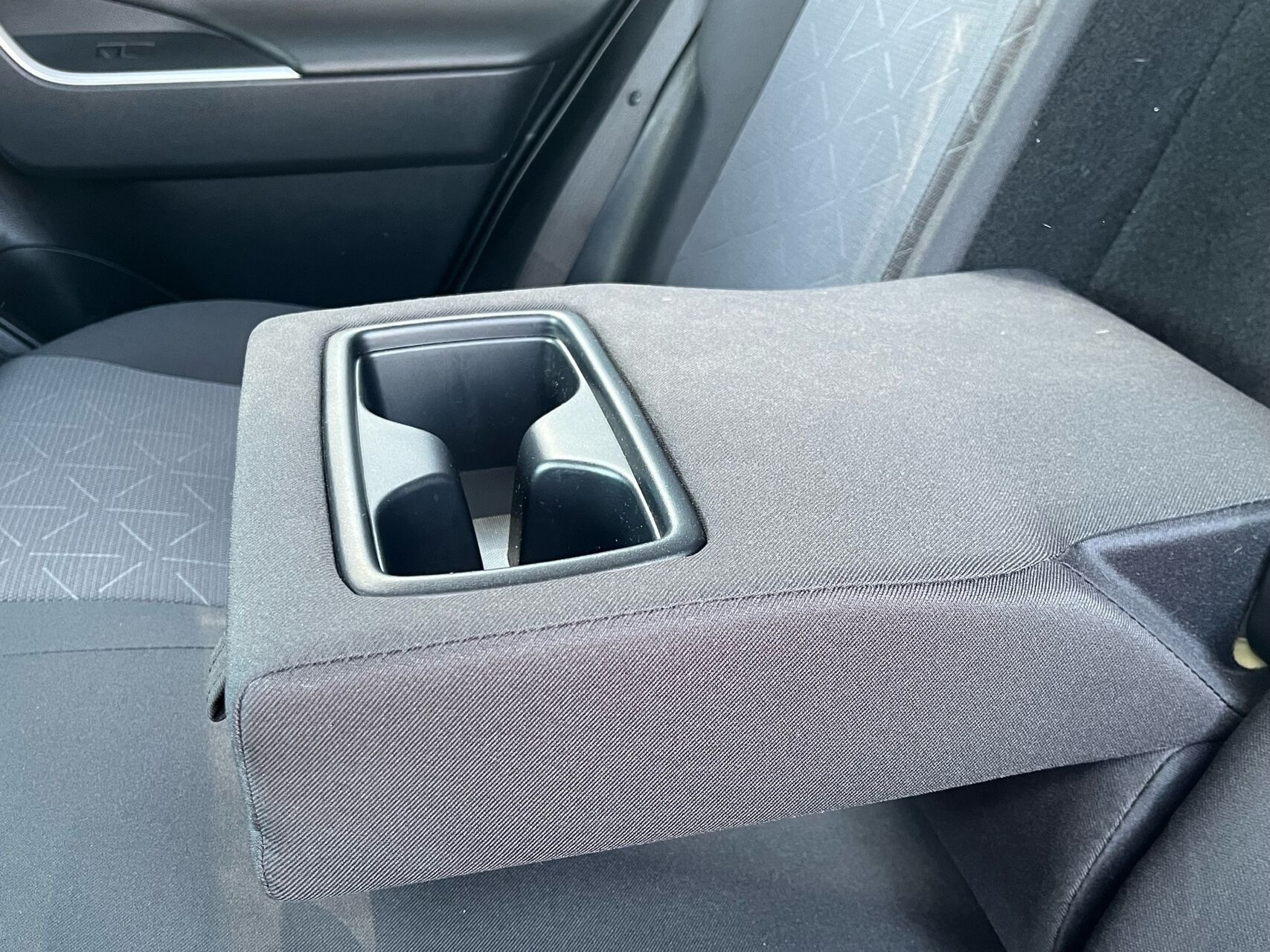 Grå Toyota RAV4 fra 2019