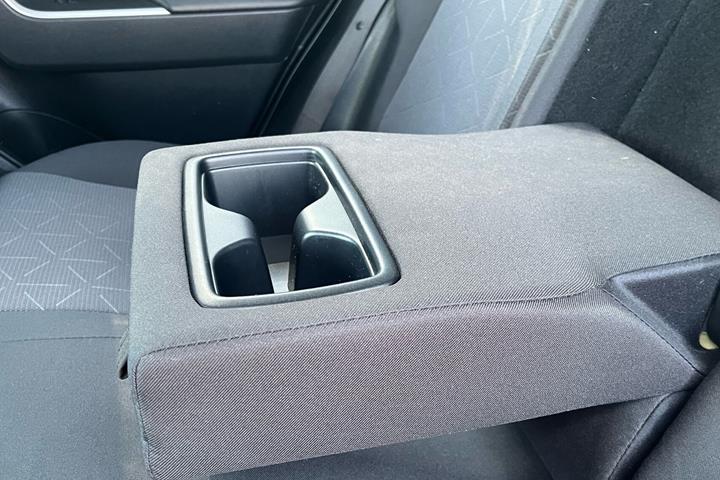 Grå Toyota RAV4 fra 2019