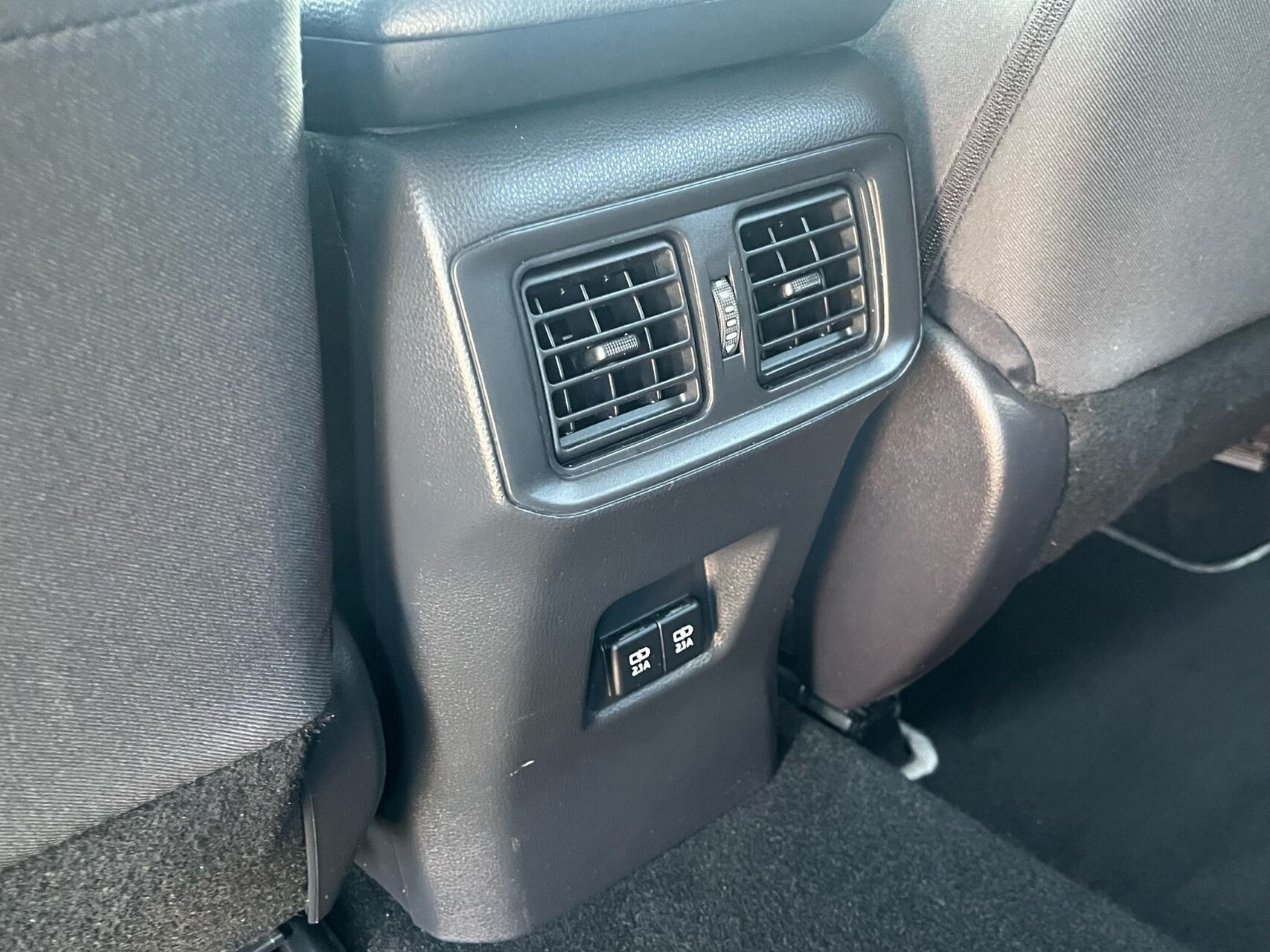 Grå Toyota RAV4 fra 2019