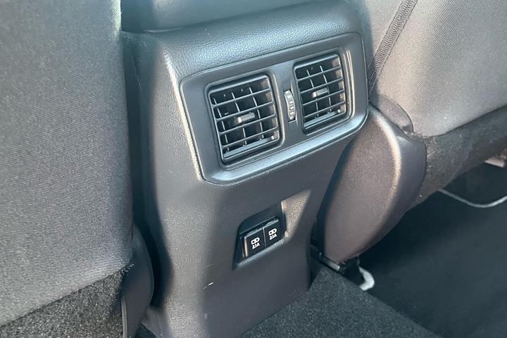 Grå Toyota RAV4 fra 2019