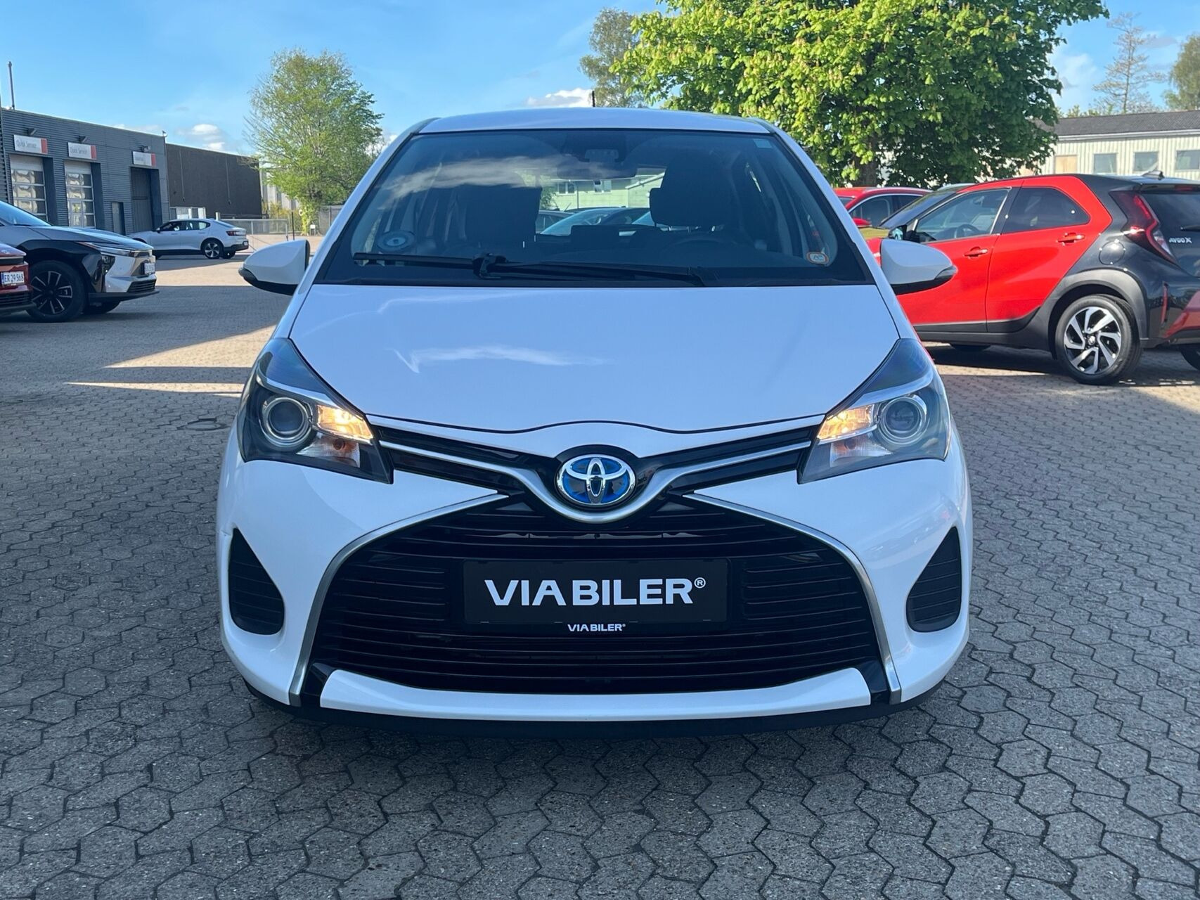 Hvid Toyota Yaris fra 2015