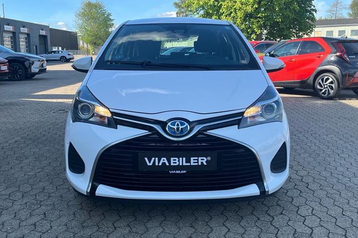 Hvid Toyota Yaris fra 2015