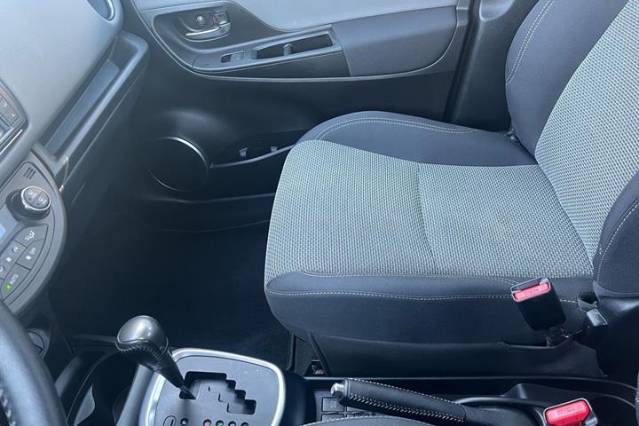 Hvid Toyota Yaris fra 2015