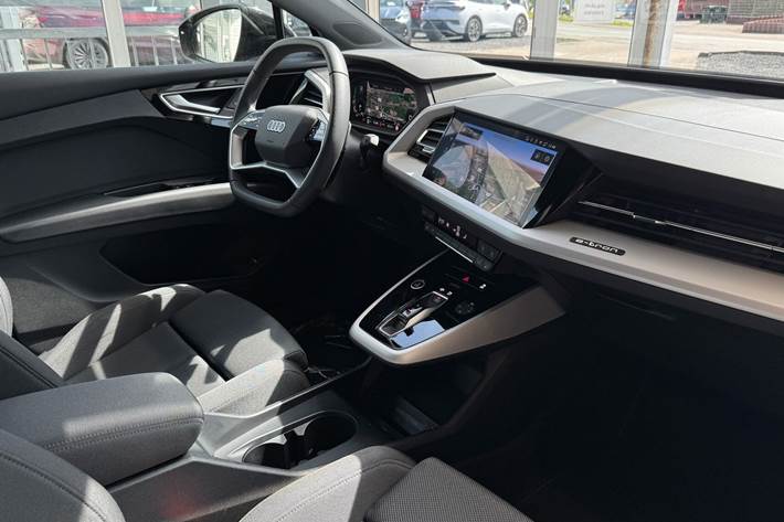Sort Audi Q4 fra 2025