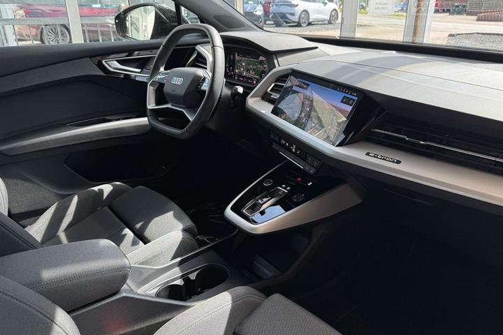 Sort Audi Q4 fra 2025